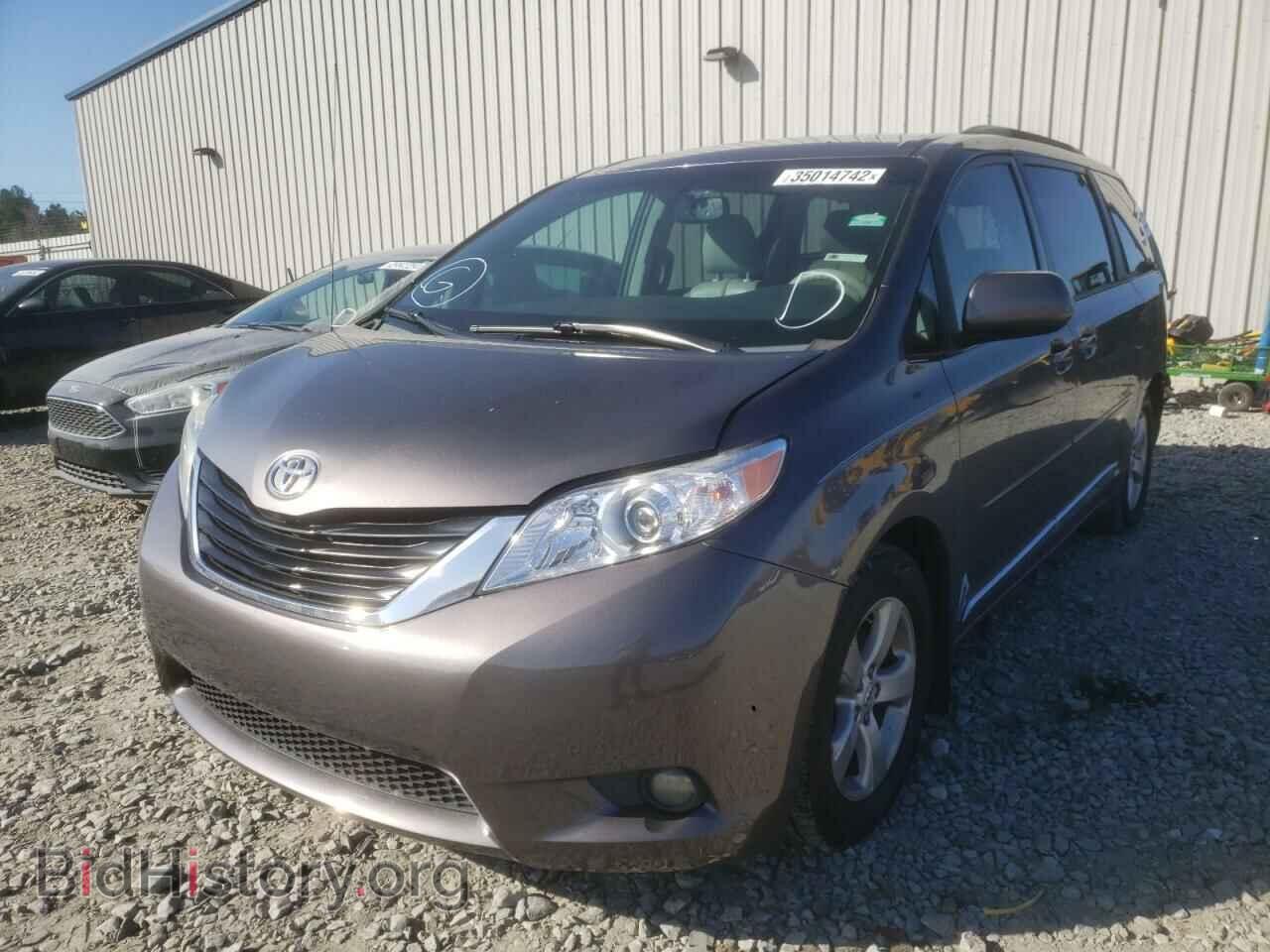 2013 TOYOTA SIENNA - VIN: 5TDKK3DC8DS291522 - Фото 2