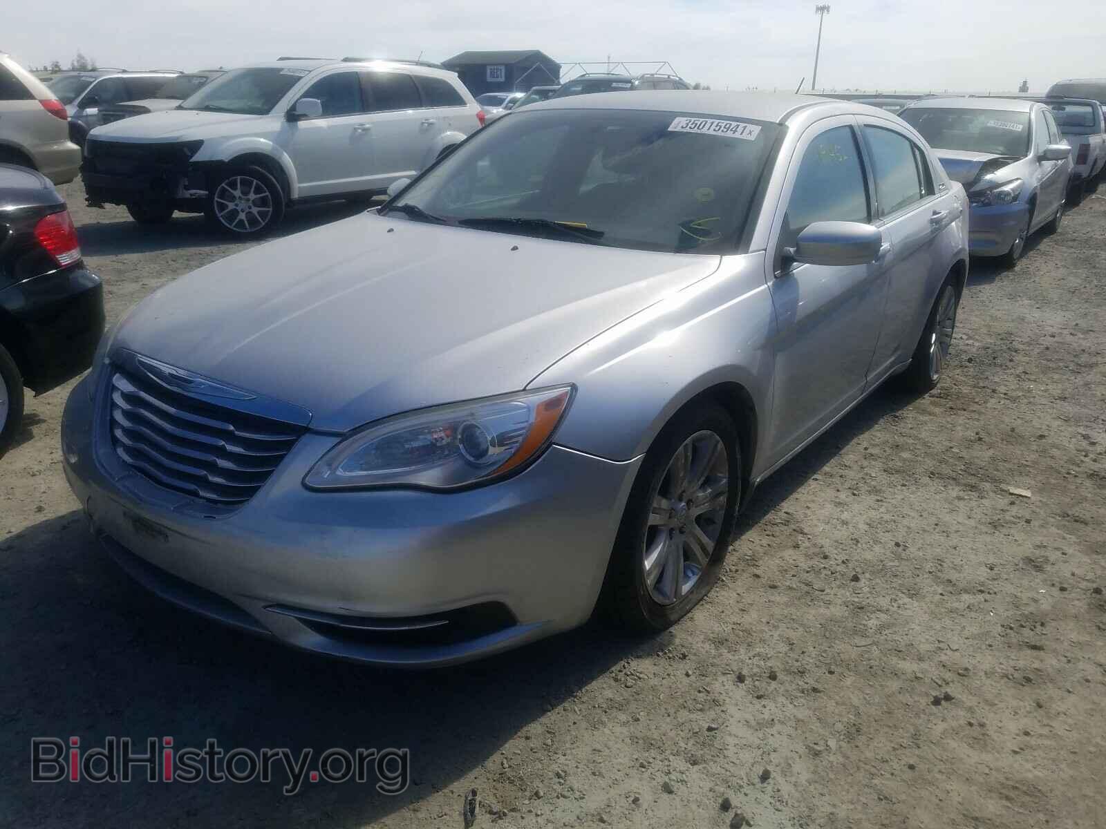 2012 CHRYSLER 200 - VIN: 1C3CCBAB5CN318448 - Фото 2