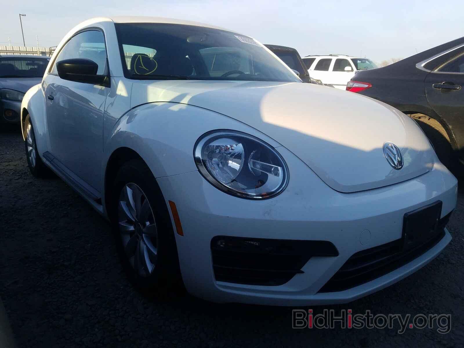 Photo 3VWFD7AT9JM707237 - VOLKSWAGEN BEETLE 2018