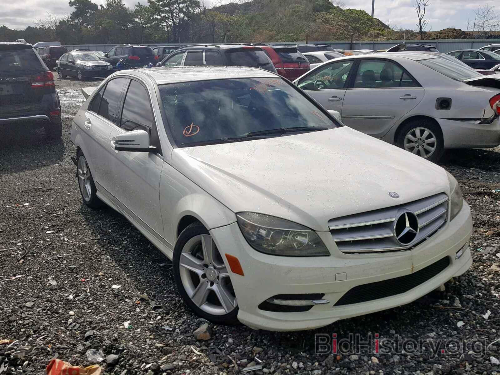 Photo WDDGF5EB7BR138918 - MERCEDES-BENZ C CLASS 2011