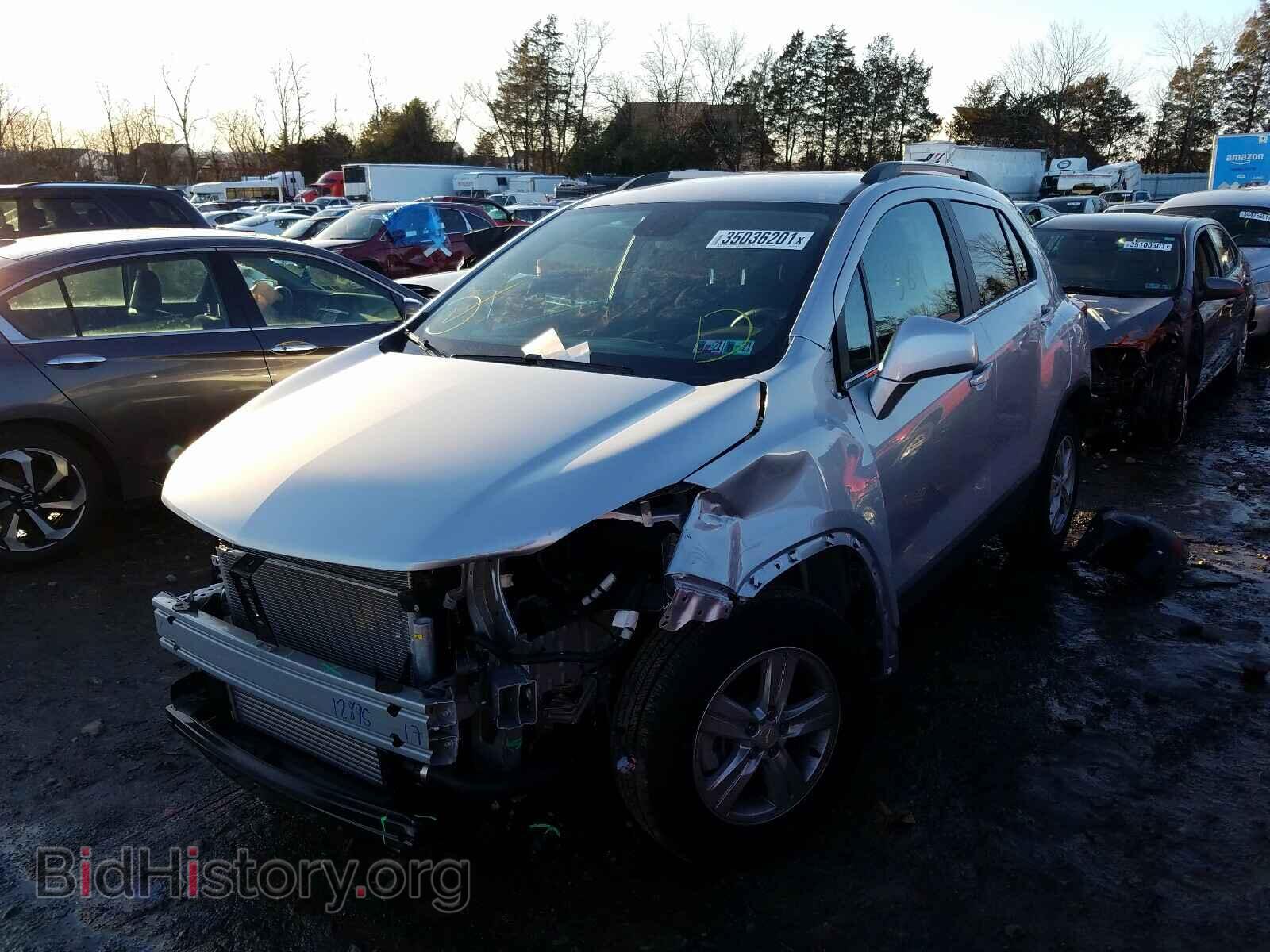 2020 CHEVROLET TRAX - VIN: 3GNCJPSB0LL213935 - Фото 2