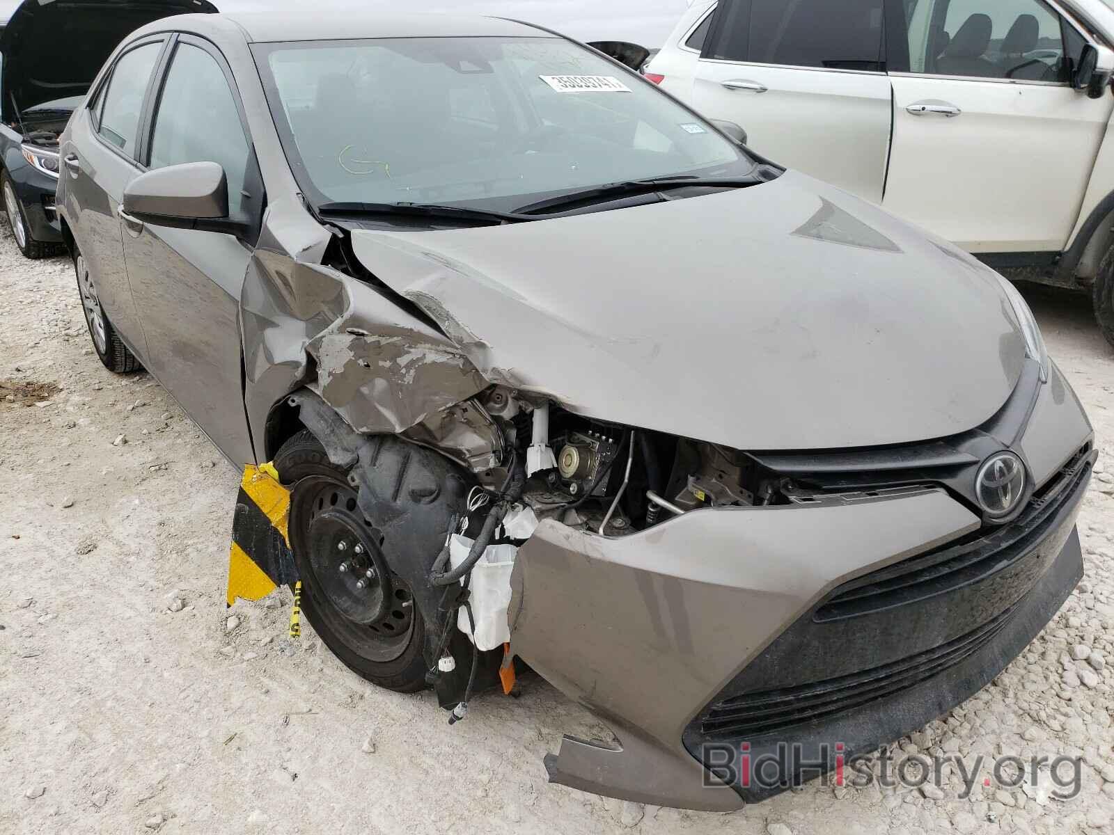 Photo 5YFBURHE5KP870482 - TOYOTA COROLLA 2019