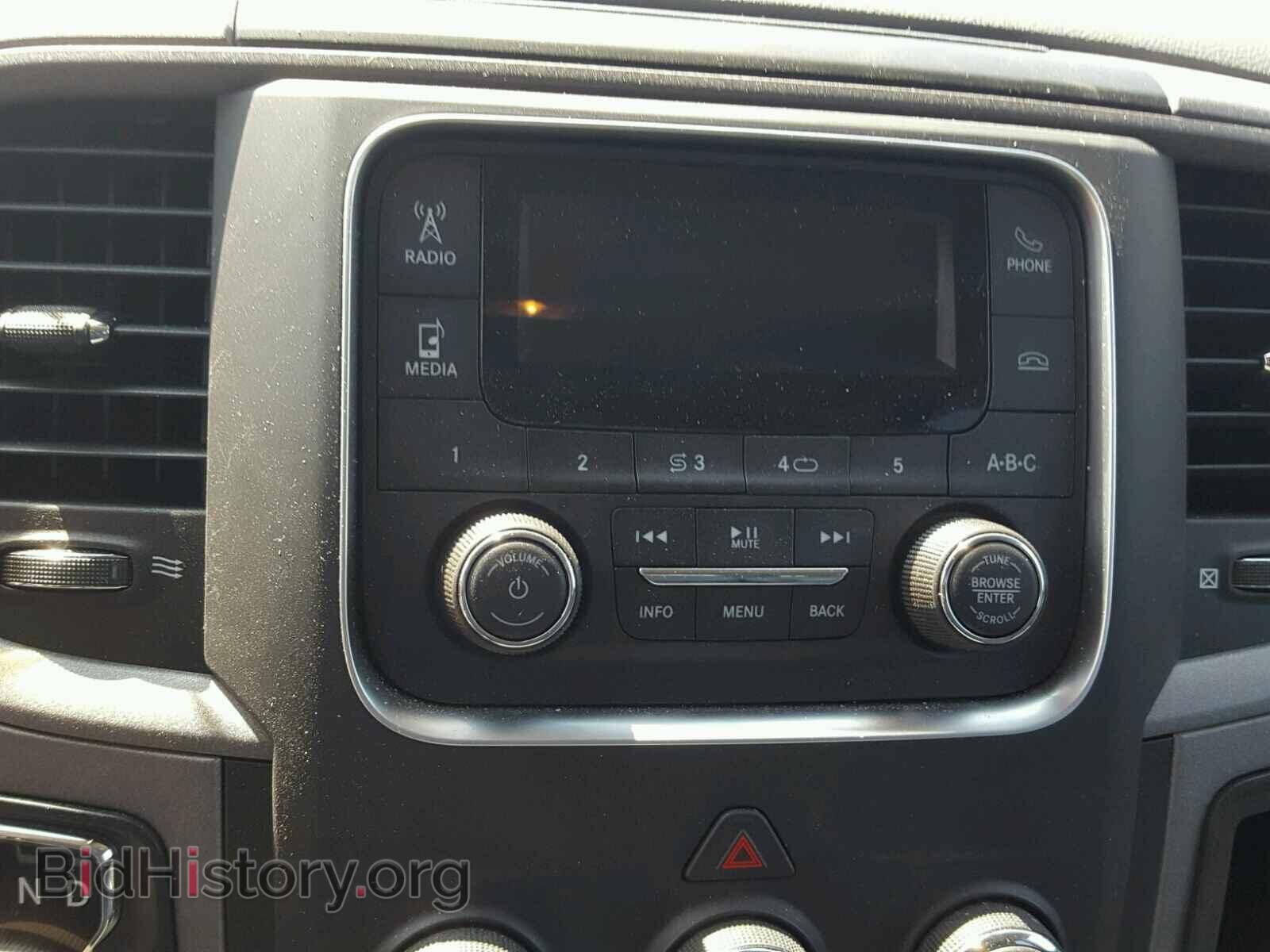 2018 RAM 1500 ST - VIN: 1C6RR7FG5JS209998 - Фото 9