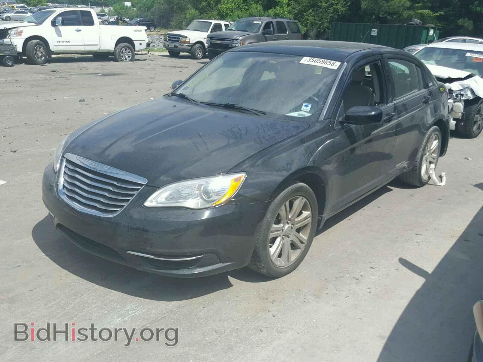 2011 CHRYSLER 200 - VIN: 1C3BC1FG2BN613032 - Фото 2