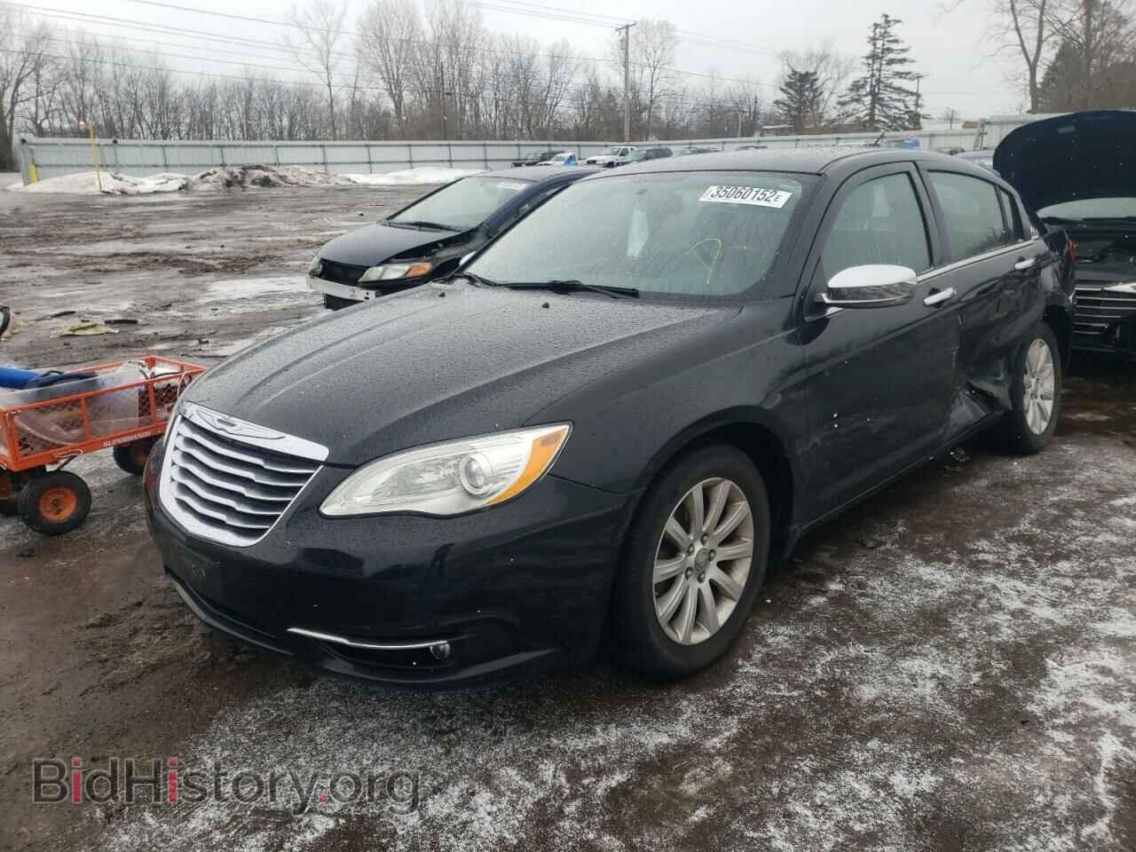 2013 CHRYSLER 200 - VIN: 1C3CCBCGXDN586759 - Фото 2