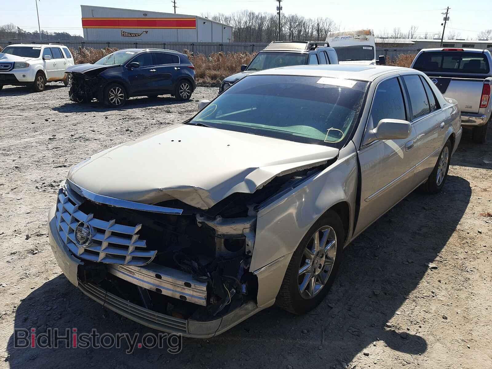 2011 CADILLAC DTS - VIN: 1G6KD5E68BU143834 - Фото 2