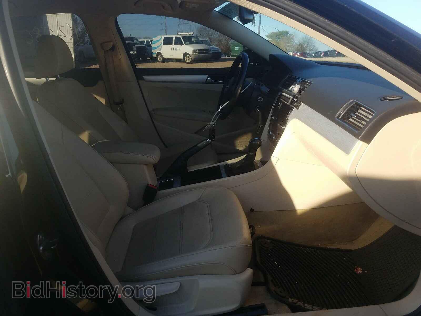 2012 VOLKSWAGEN PASSAT - VIN: 1VWBP7A35CC037745 - Фото 5