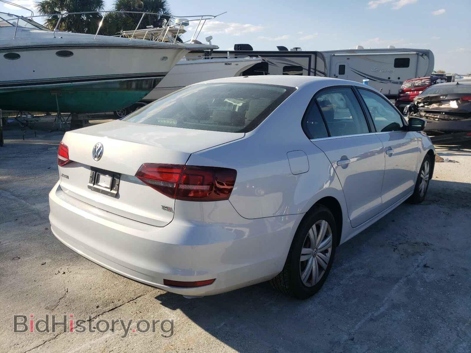 2017 VOLKSWAGEN JETTA - VIN: 3VW2B7AJ3HM260434 - Фото 4