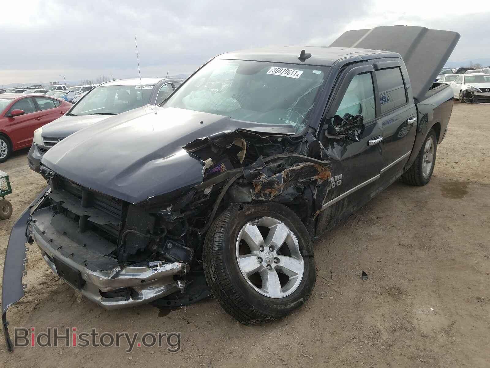 2017 RAM 1500 - VIN: 3C6RR7LT5HG584664 - Фото 2