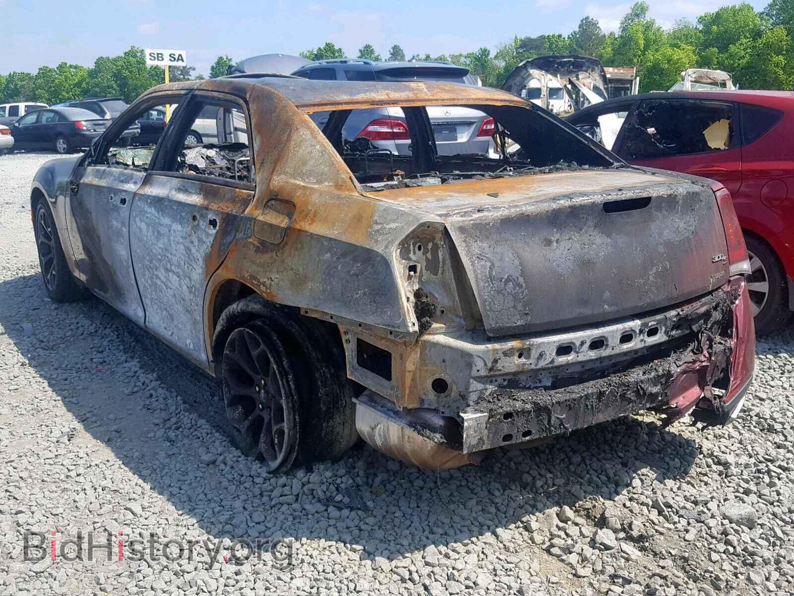 2019 CHRYSLER 300 - VIN: 2C3CCABG2KH565177 - Фото 3
