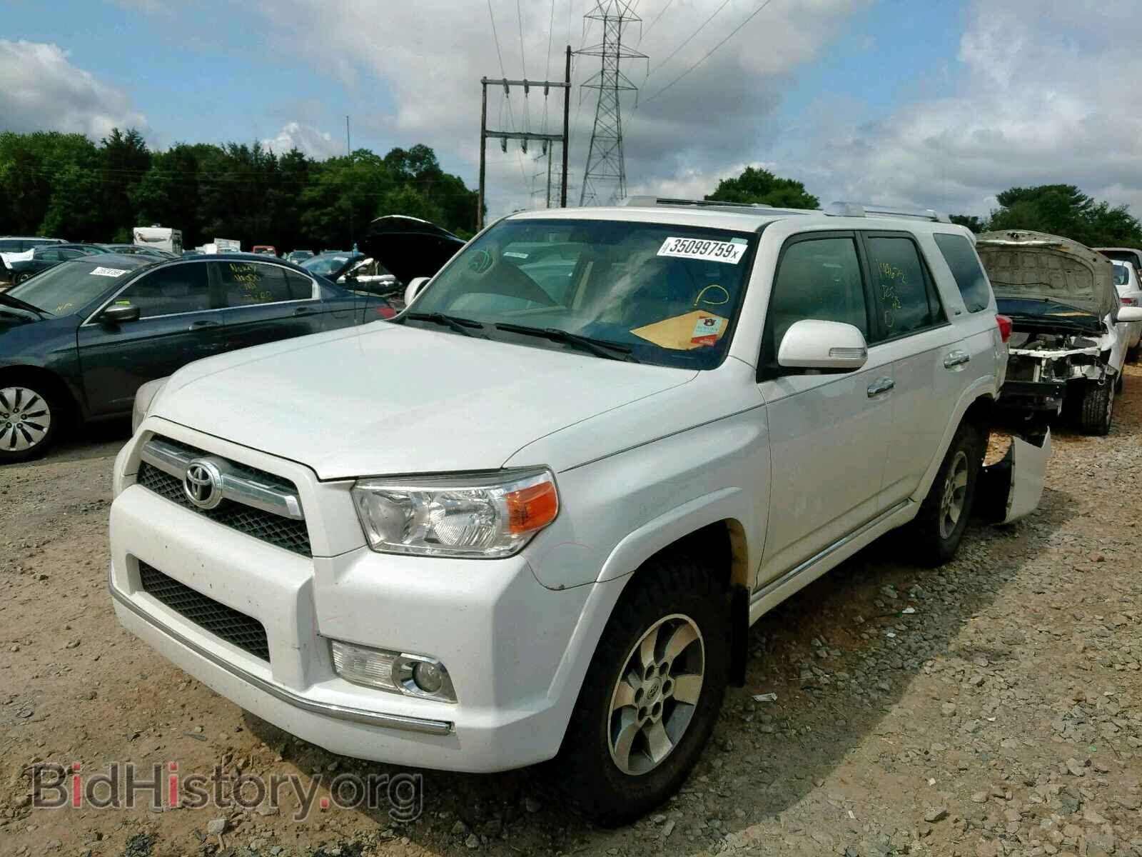 2011 TOYOTA 4RUNNER SR - VIN: JTEBU5JR1B5074875 - Фото 2