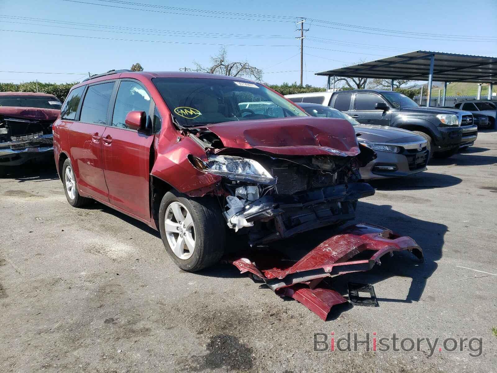 Photo 5TDKK3DC4DS404950 - TOYOTA SIENNA 2013