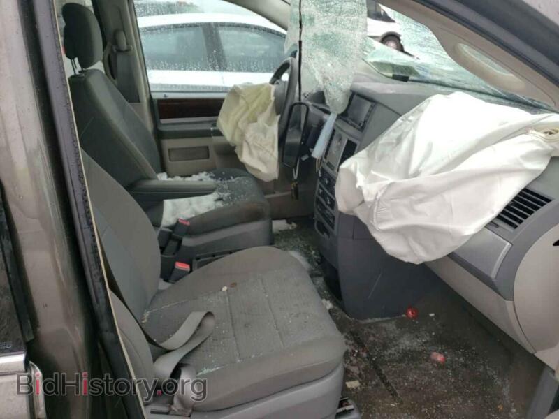 2010 Chrysler MINIVAN (VIN 2A4RR5D12AR454703) — photo 5 of 10