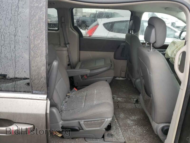 2010 Chrysler MINIVAN (VIN 2A4RR5D12AR454703) — photo 6 of 10
