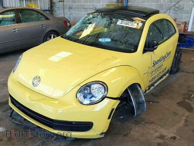 2013 VOLKSWAGEN BEETLE - VIN: 3VWJP7AT0DM687269 - Фото 2