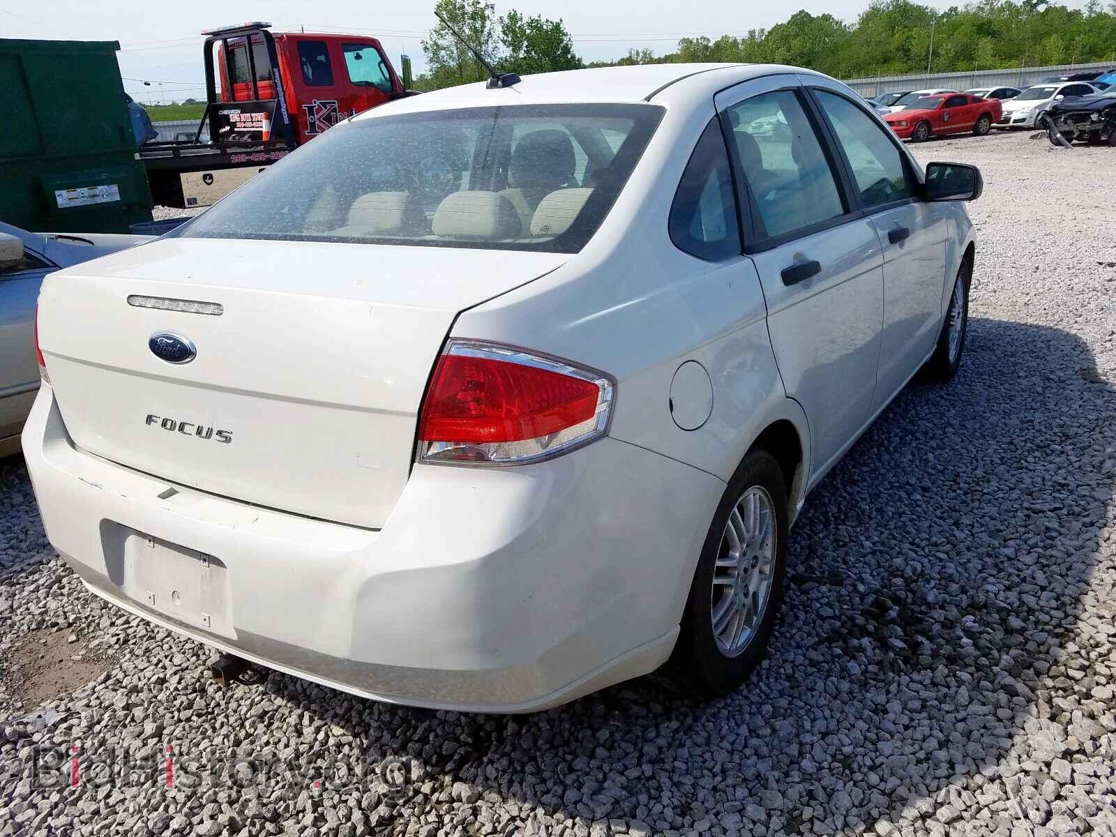 2011 FORD FOCUS - VIN: 1FAHP3FNXBW105038 - Фото 4