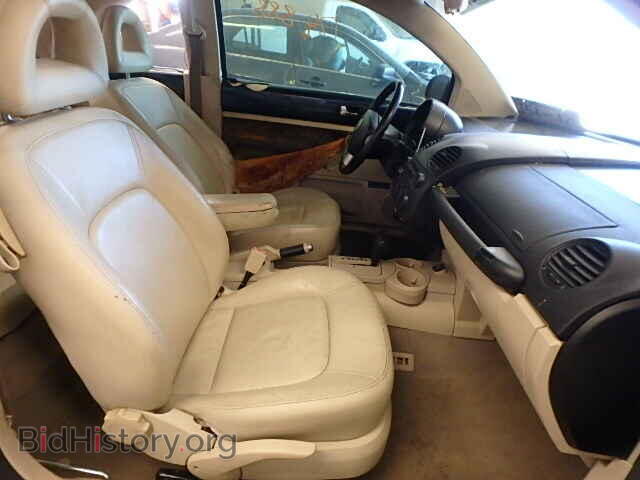 2002 VOLKSWAGEN BEETLE - VIN: 3VWCB21C12M427597 - Фото 5