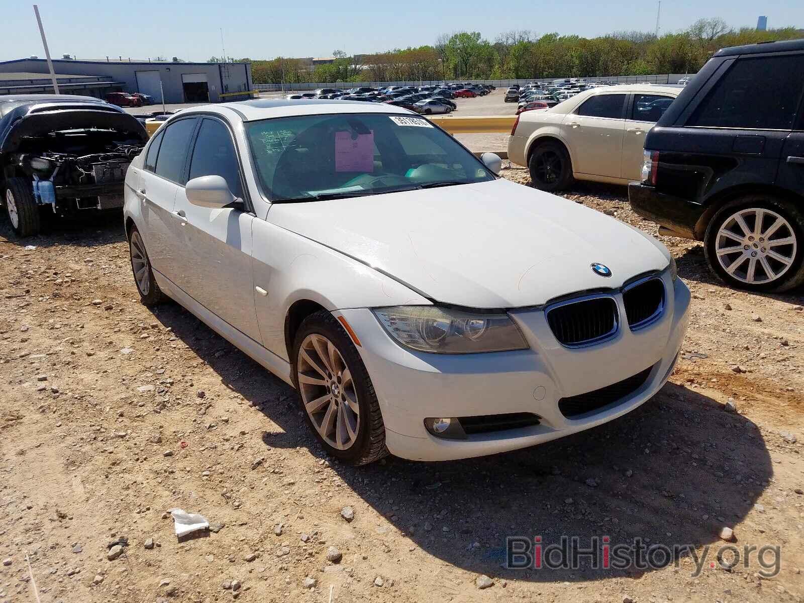 Photo WBAPH7C59BE676778 - BMW 3 SERIES 2011