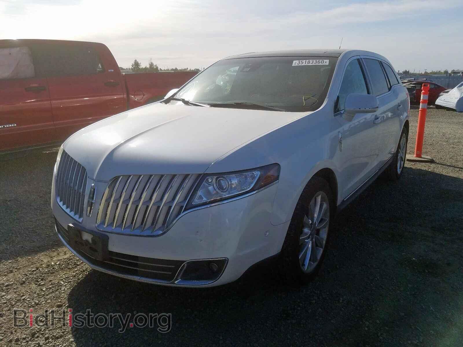 2011 LINCOLN MKT - VIN: 2LMHJ5AT6BBJ51593 - Фото 2