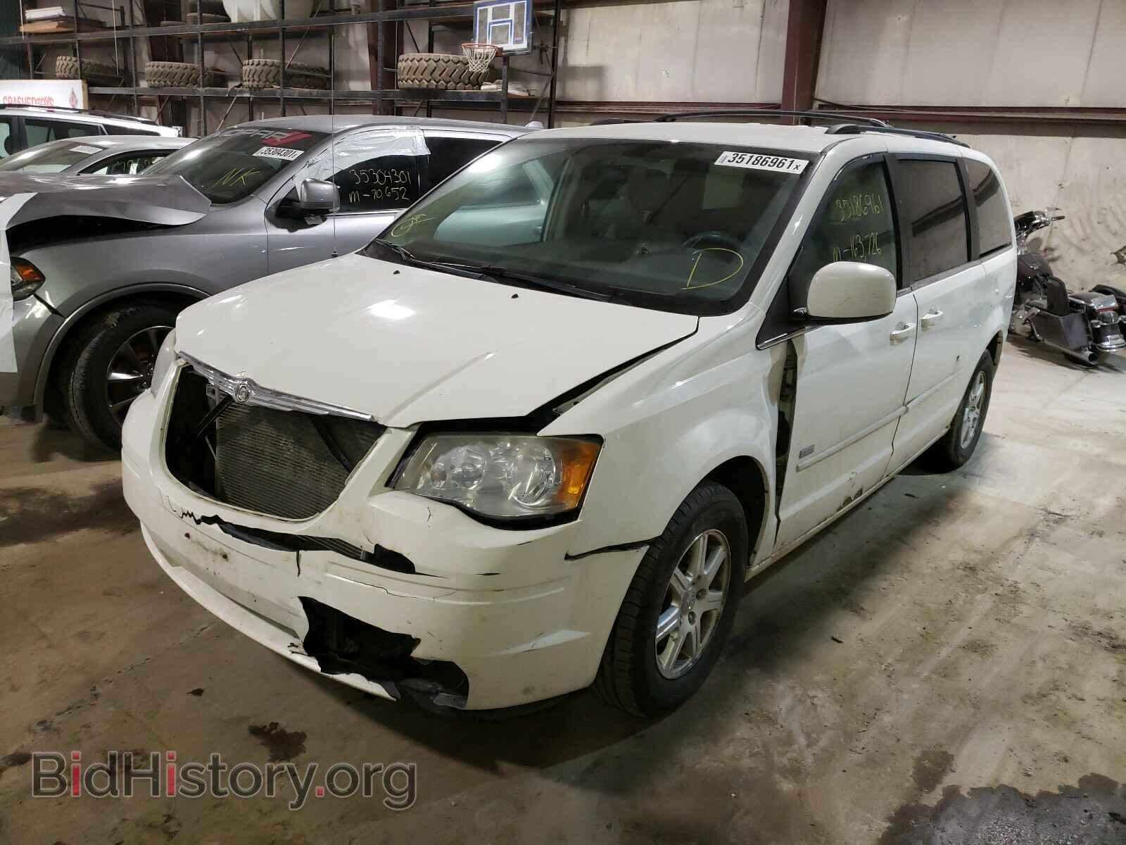 2008 CHRYSLER MINIVAN - VIN: 2A8HR54P68R818355 - Фото 2