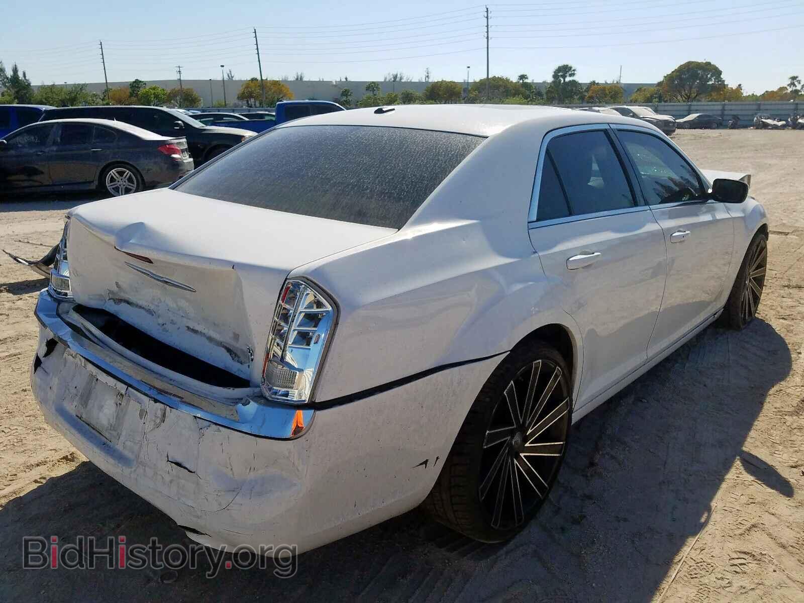 2013 CHRYSLER 300 - VIN: 2C3CCAAG5DH532937 - Фото 4