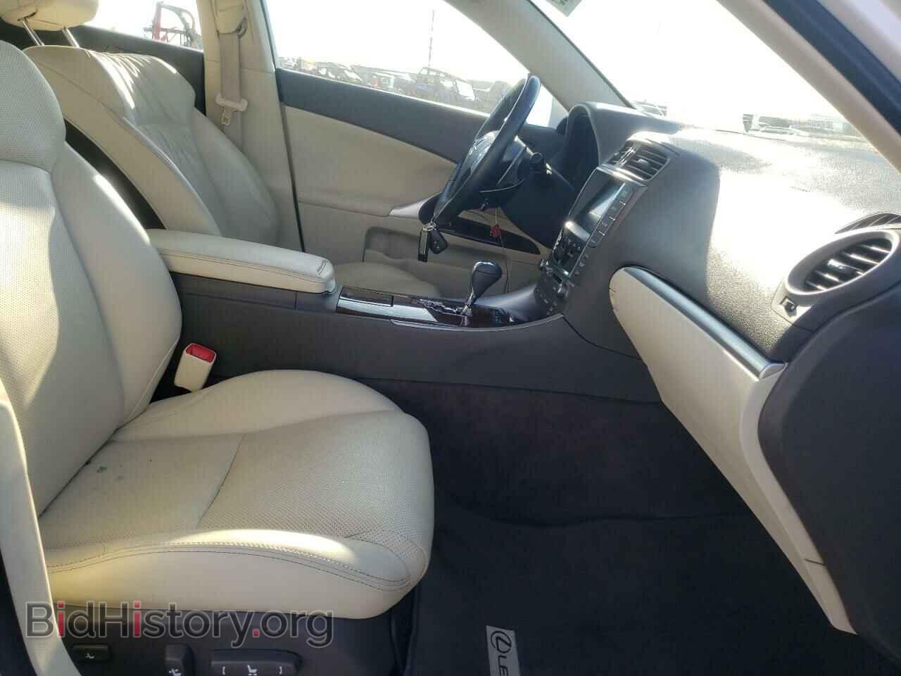 2011 LEXUS IS - VIN: JTHBF5C29B5150064 - Photo 5