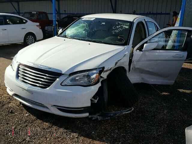 2013 CHRYSLER 200 - VIN: 1C3CCBAG6DN723666 - Фото 2