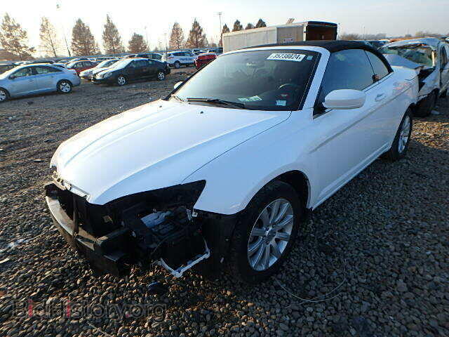 2013 CHRYSLER 200 - VIN: 1C3BCBEB3DN511804 - Photo 2