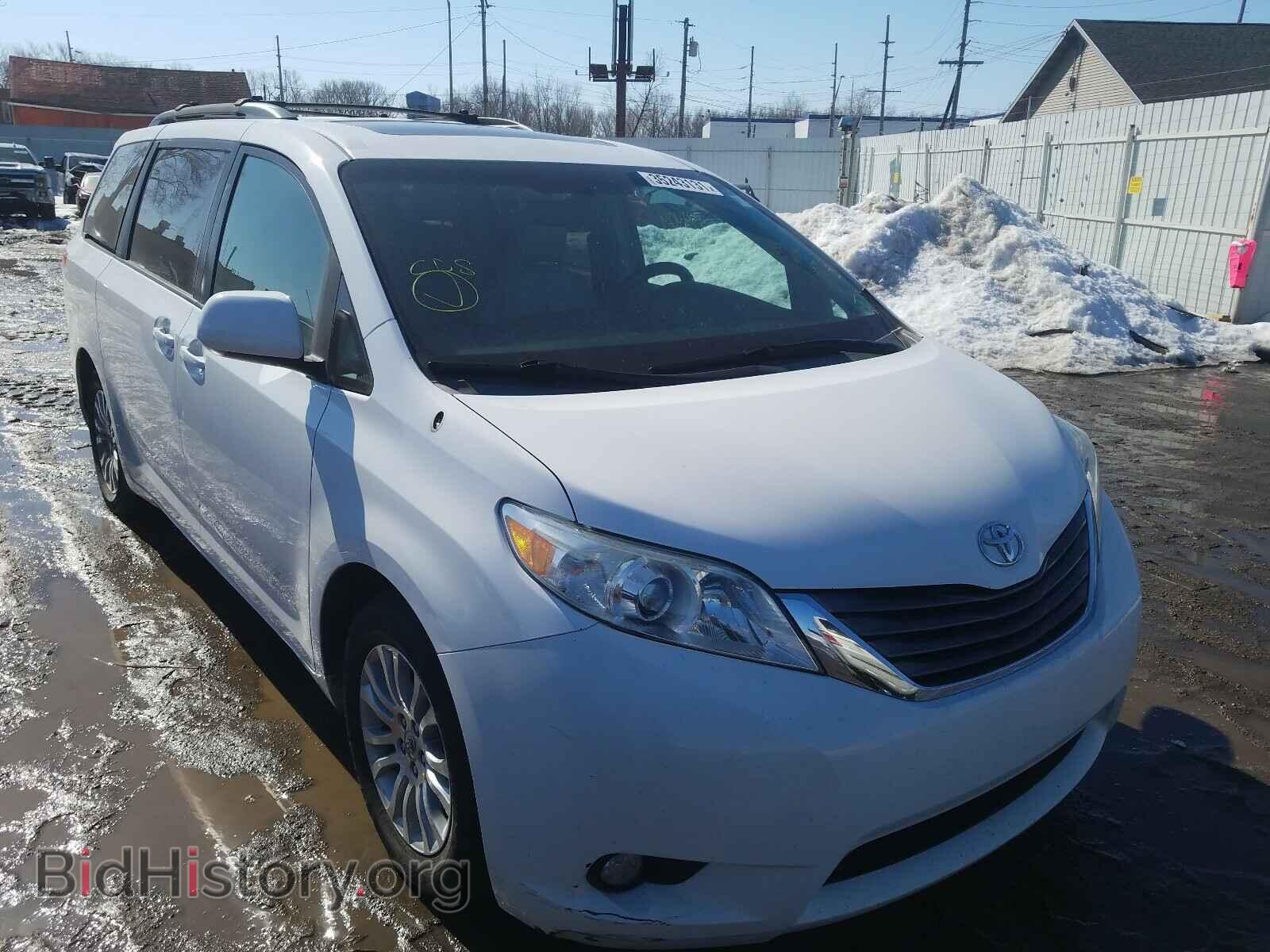 Фотография 5TDYK3DC6BS173685 - TOYOTA SIENNA 2011