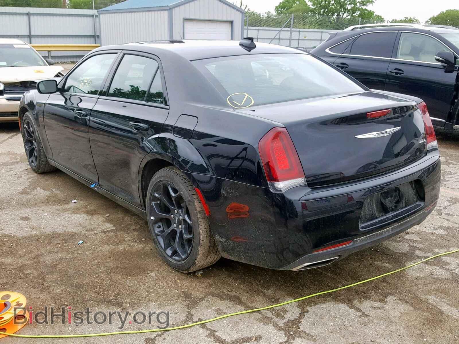 2019 CHRYSLER 300 - VIN: 2C3CCABG4KH516689 - Фото 3