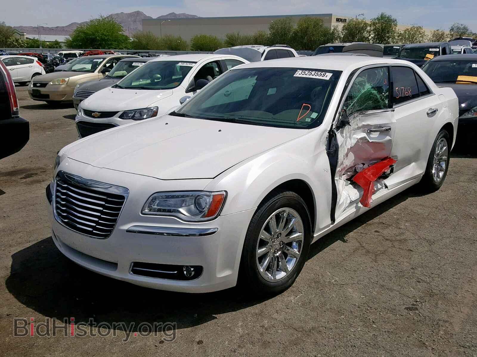 2011 CHRYSLER 300 - VIN: 2C3CA6CT7BH529869 - Фото 2