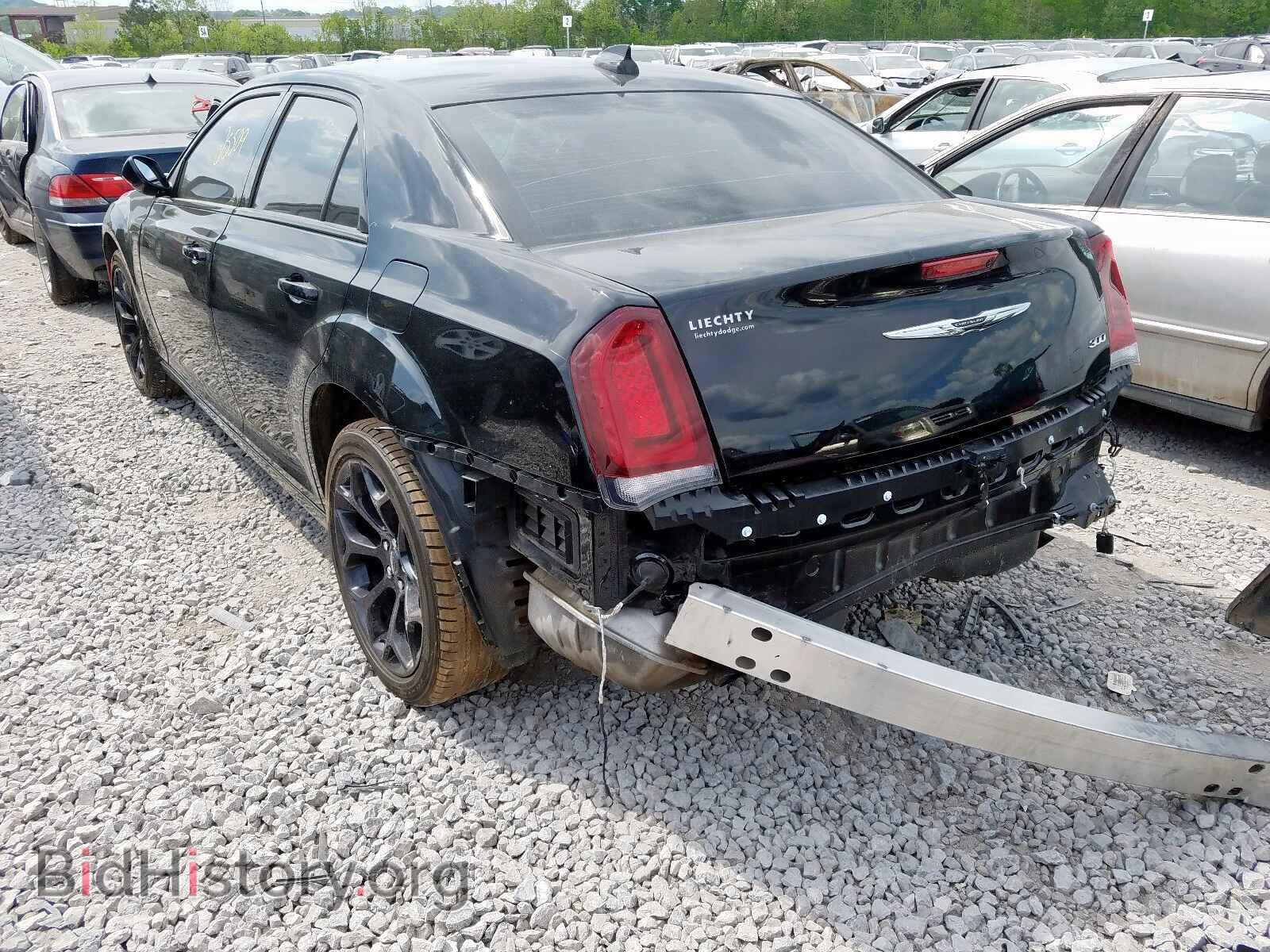 2019 CHRYSLER 300 - VIN: 2C3CCAAG8KH612200 - Фото 3