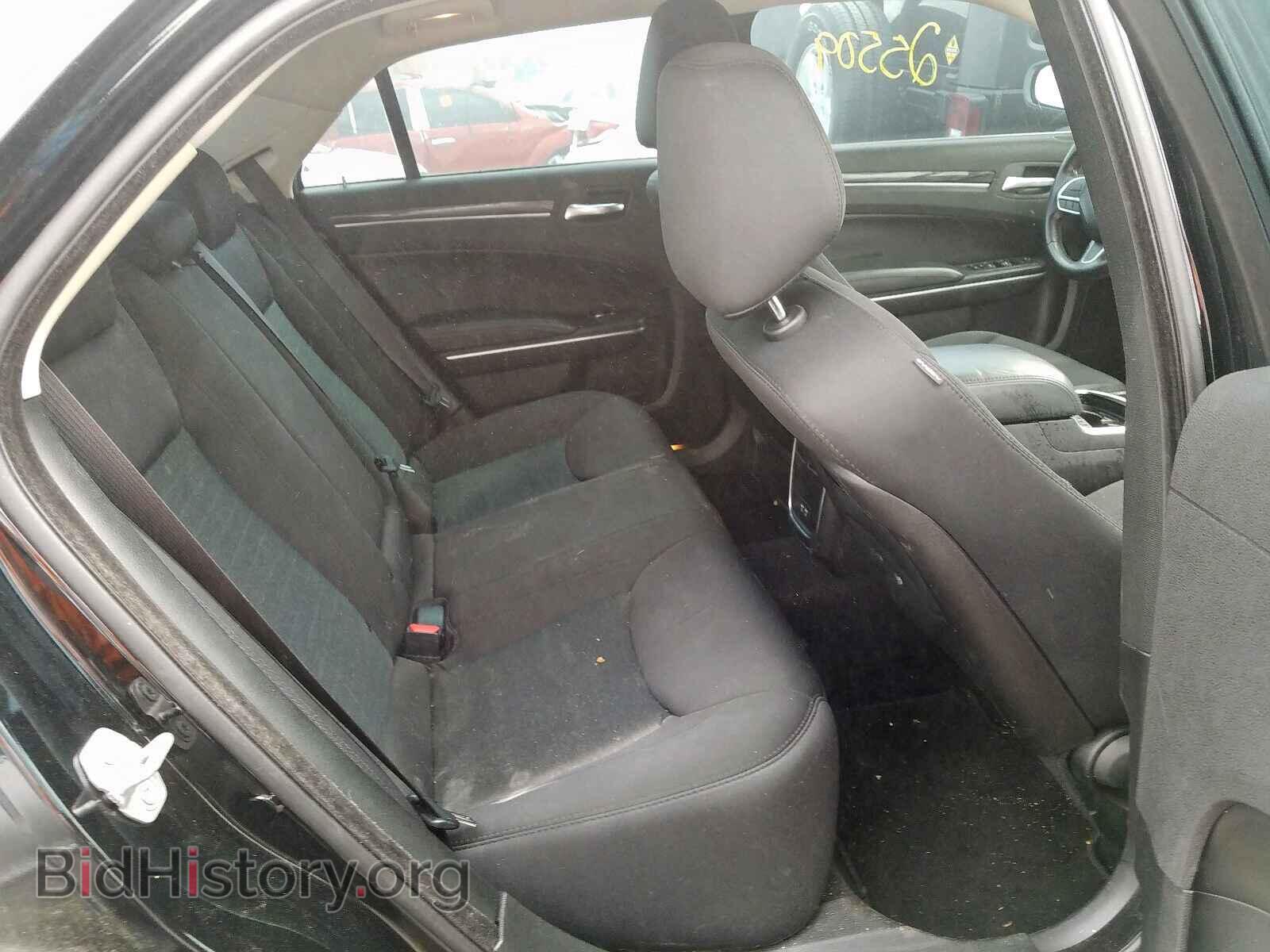 2019 CHRYSLER 300 - VIN: 2C3CCAAG8KH612200 - Фото 6