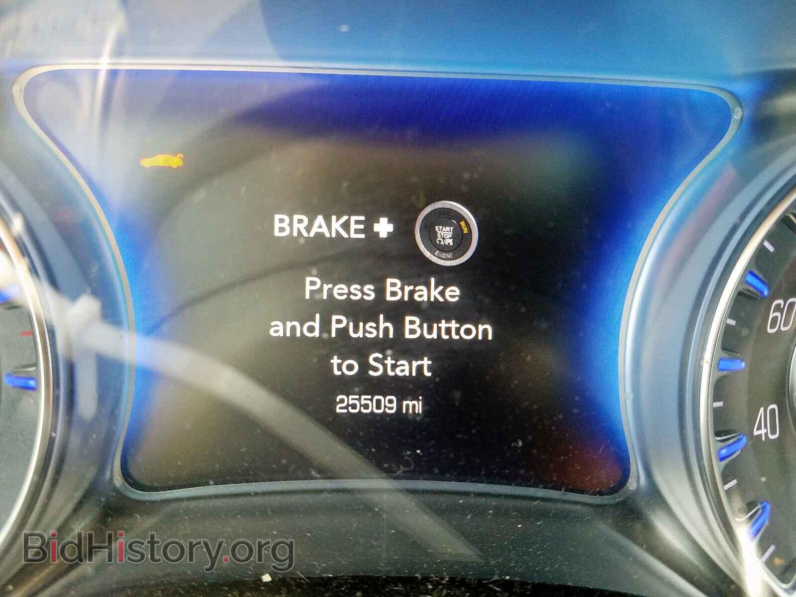 2019 CHRYSLER 300 - VIN: 2C3CCAAG8KH612200 - Фото 8