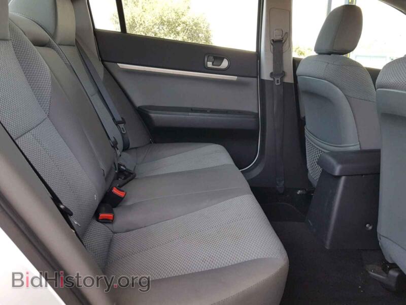 2011 Mitsubishi GALANT (VIN 4A32B2FF9BE024519) — photo 6 of 10