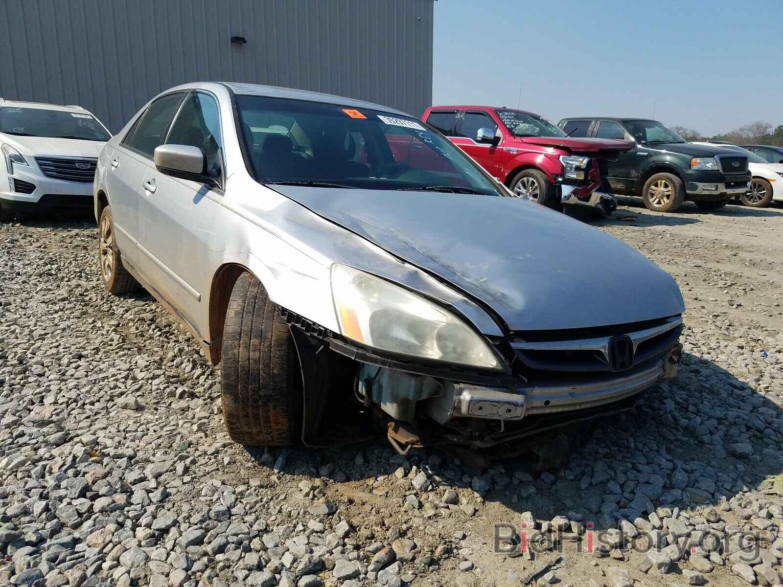 Photo 1HGCM664X7A053888 - HONDA ACCORD 2007