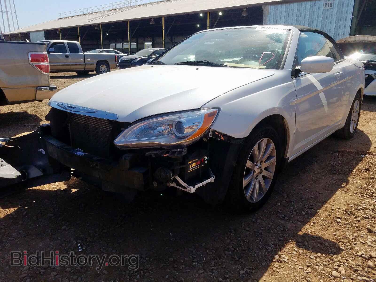 2013 CHRYSLER 200 - VIN: 1C3BCBEBXDN559901 - Фото 2