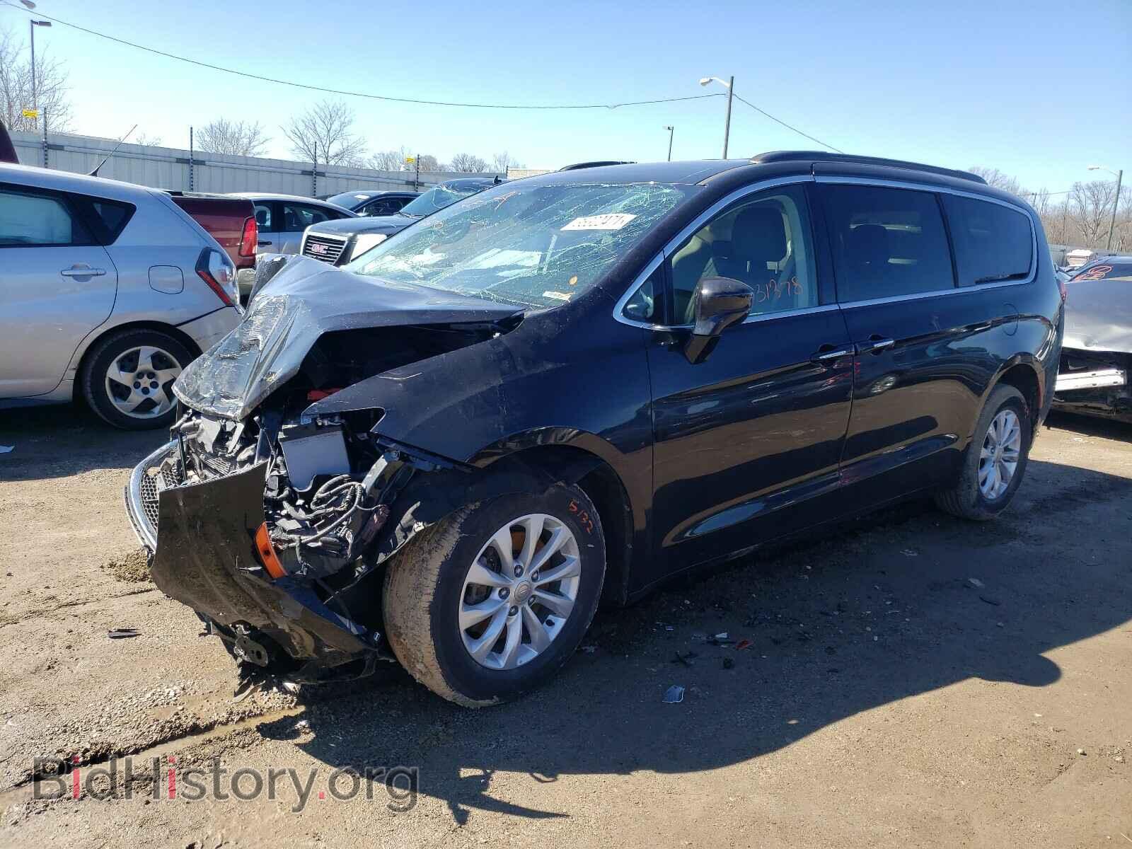 2017 CHRYSLER PACIFICA - VIN: 2C4RC1BGXHR745435 - Photo 2