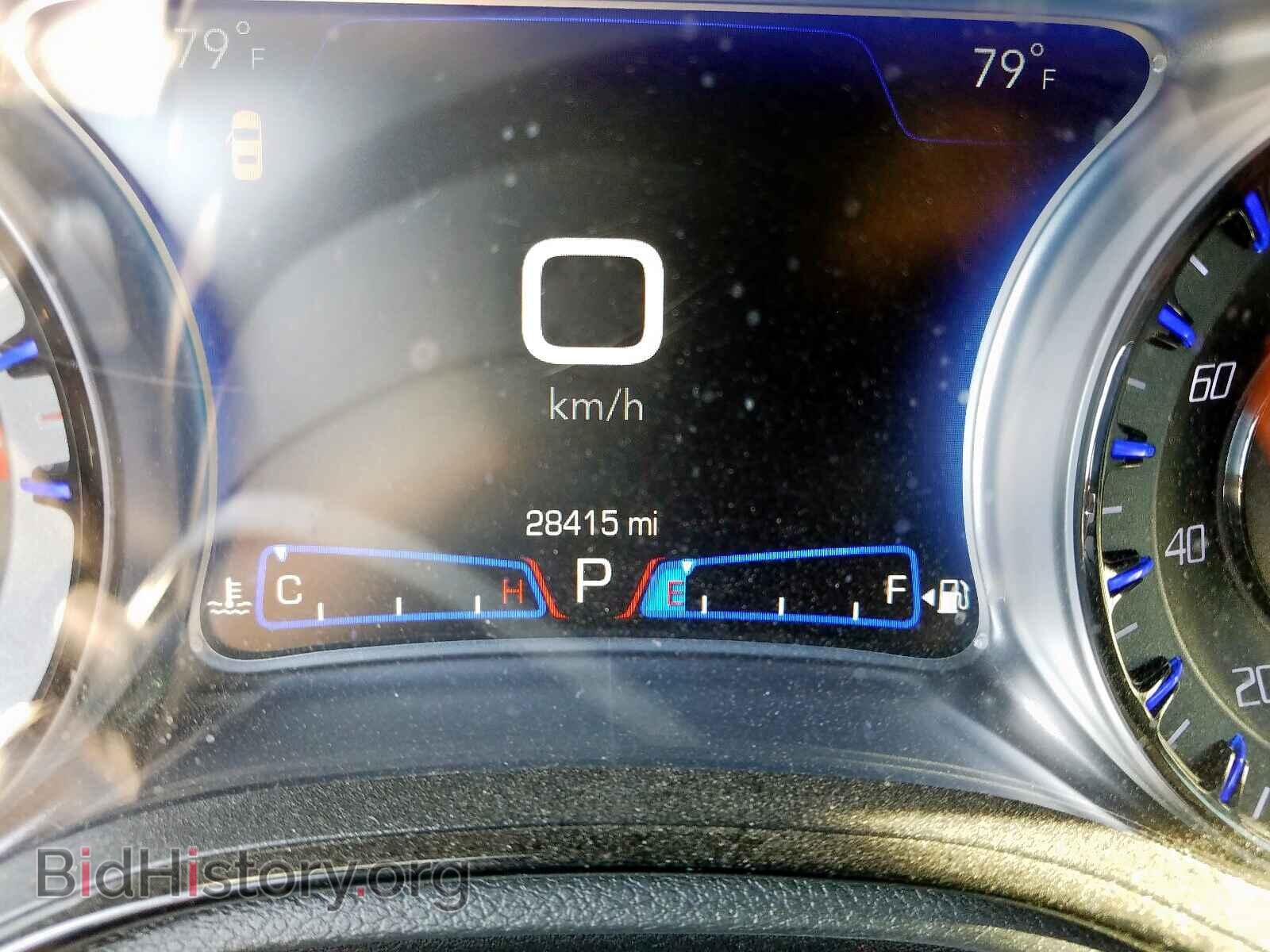 2019 CHRYSLER 300 - VIN: 2C3CCABG2KH569567 - Фото 8