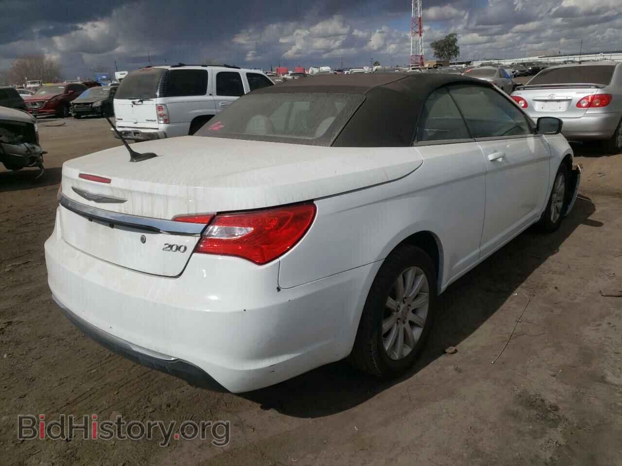 2013 CHRYSLER 200 - VIN: 1C3BCBEB7DN533000 - Фото 4