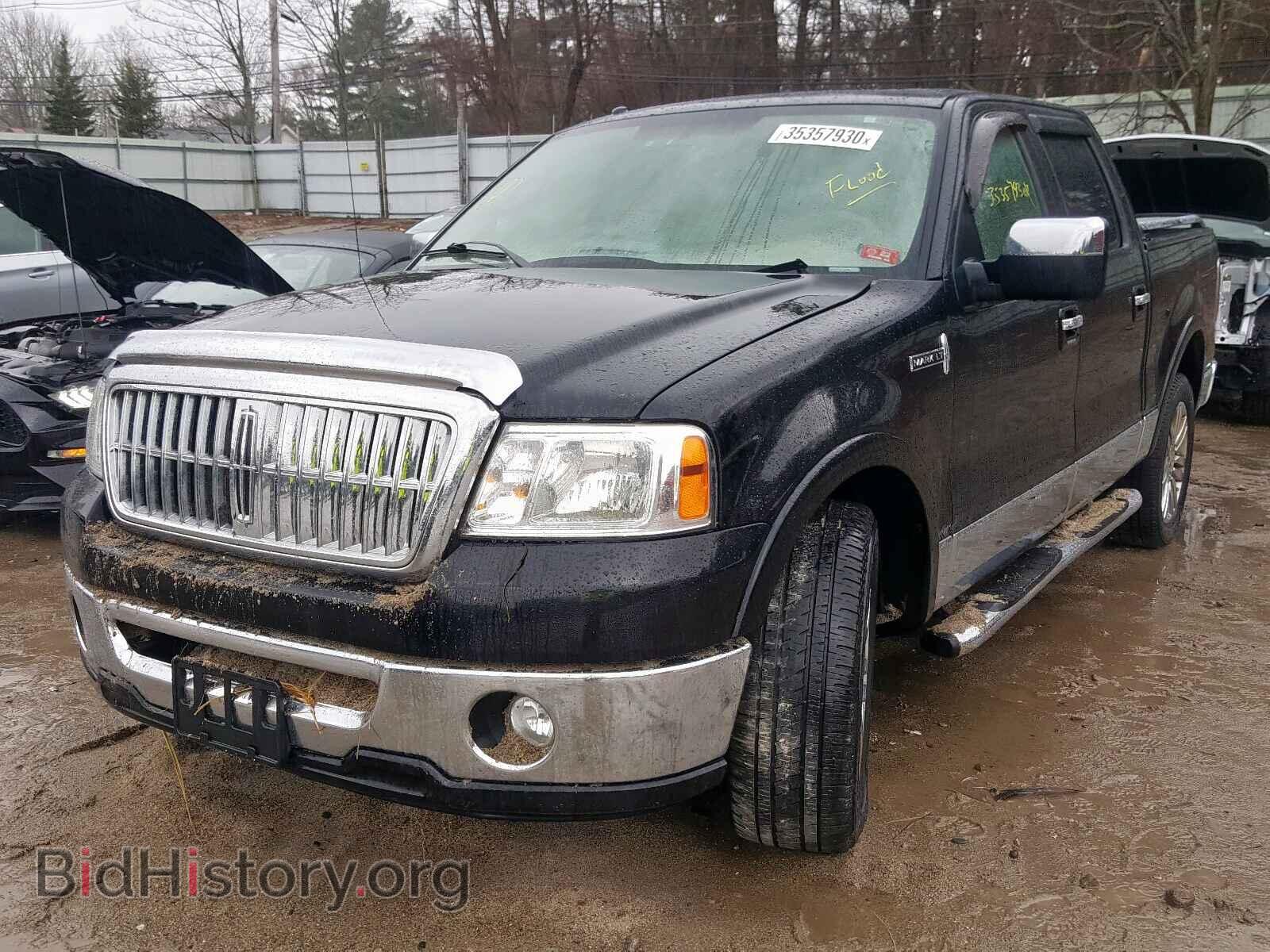 2008 LINCOLN MARK LT - VIN: 5LTPW185X8FJ01135 - Фото 2