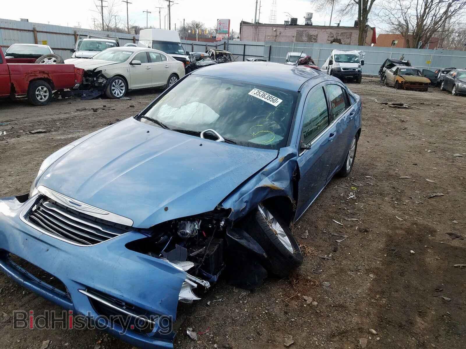 2011 CHRYSLER 200 - VIN: 1C3BC1FB6BN606556 - Фото 2