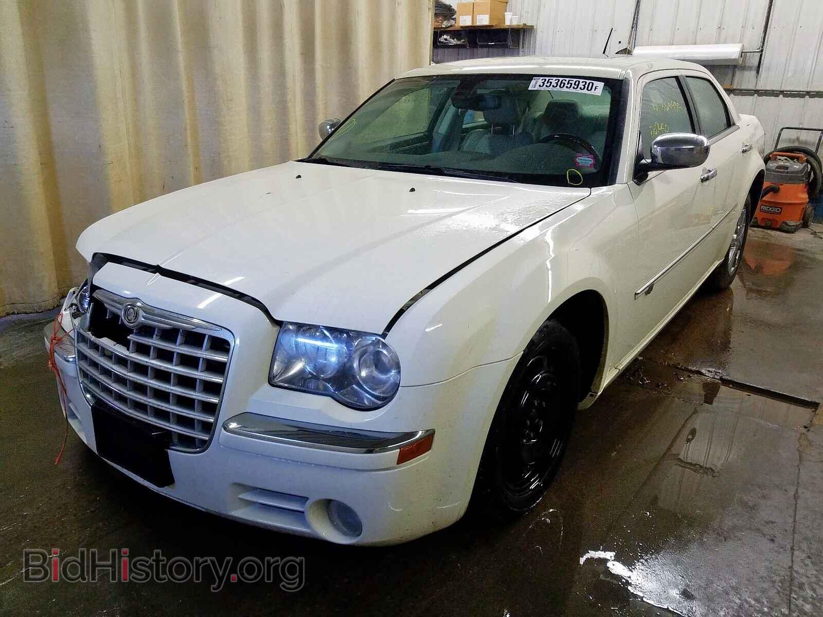 2008 CHRYSLER 300 - VIN: 2C3LA63H48H180366 - Фото 2