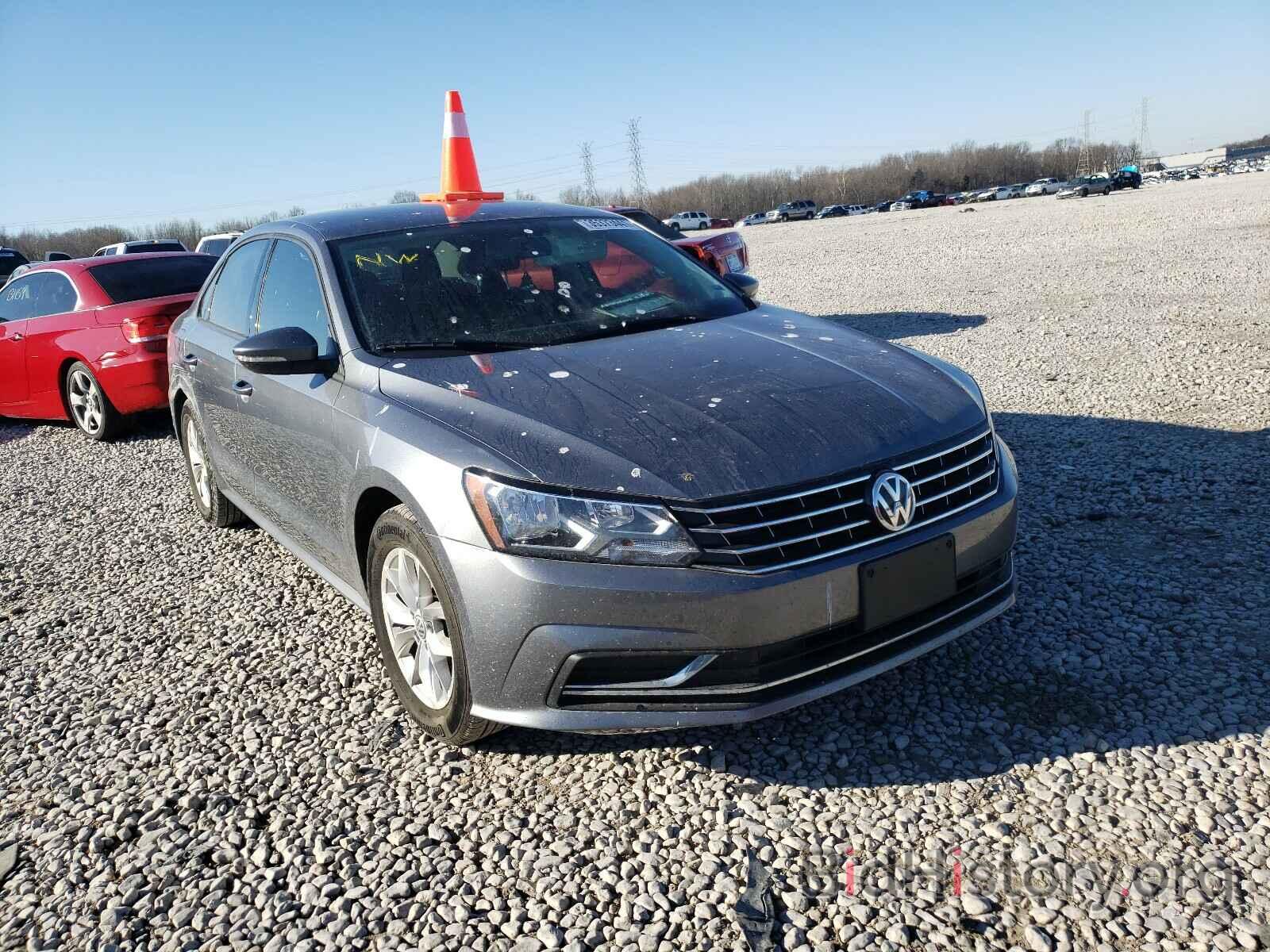 Photo 1VWAA7A34JC045295 - VOLKSWAGEN PASSAT 2018