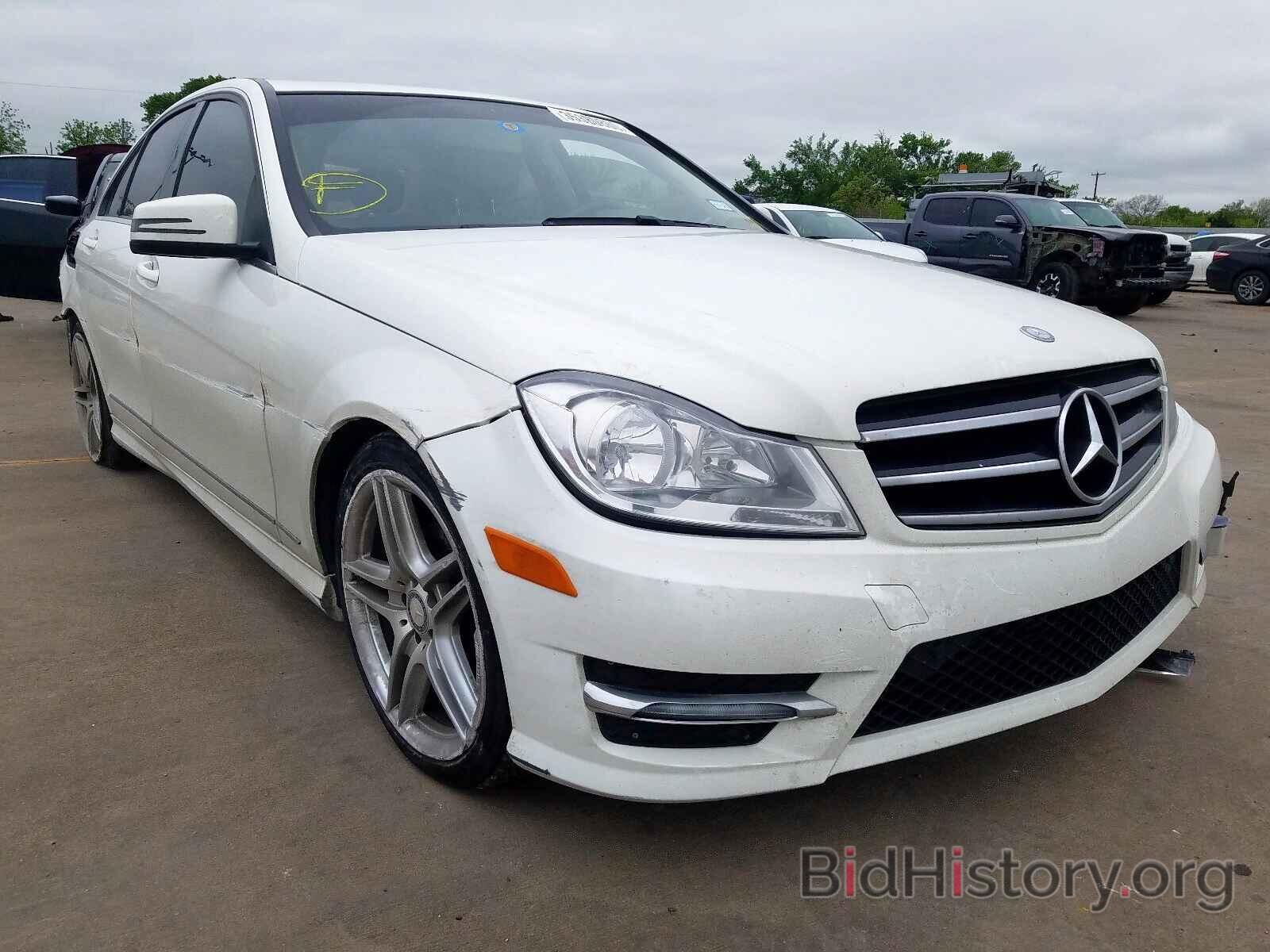 Photo WDDGF4HB8EA918340 - MERCEDES-BENZ C CLASS 2014