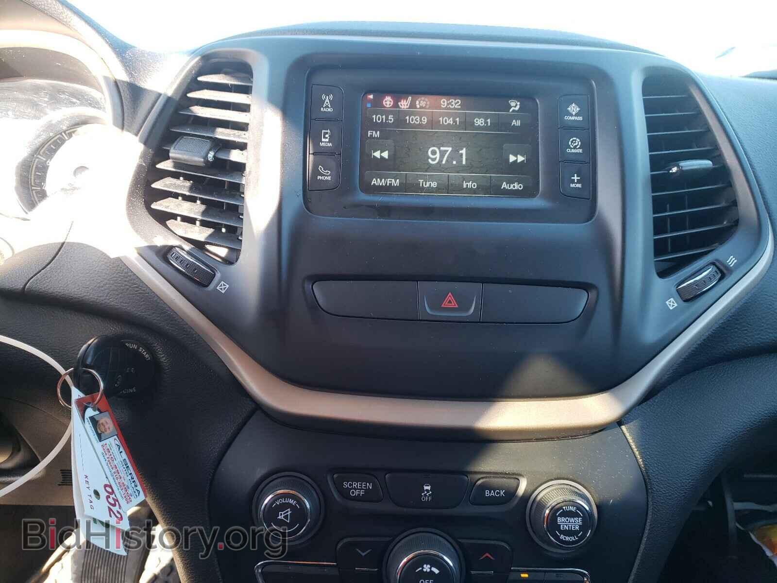 2016 JEEP CHEROKEE - VIN: 1C4PJLCB3GW324173 - Фото 9