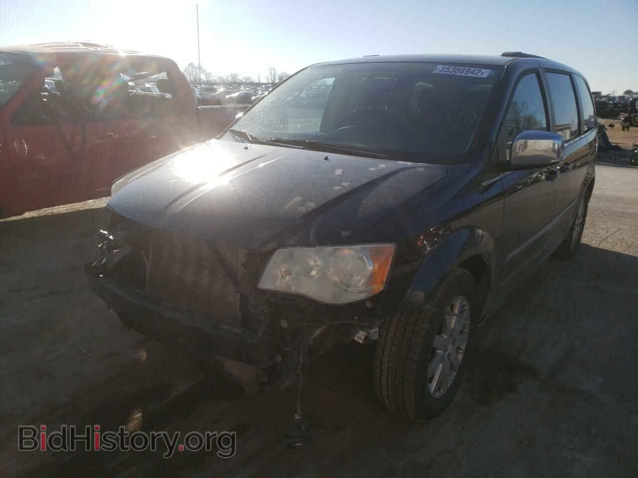 2011 CHRYSLER MINIVAN - VIN: 2A4RR8DG7BR746287 - Photo 2