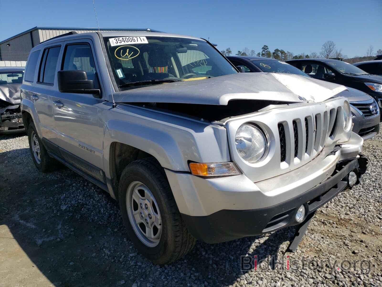 Photo 1J4NF1GB7BD274769 - JEEP PATRIOT 2011