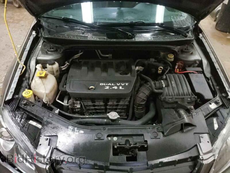 2013 Chrysler 200 (VIN 1C3CCBBB8DN557850) — фото 7 из 10
