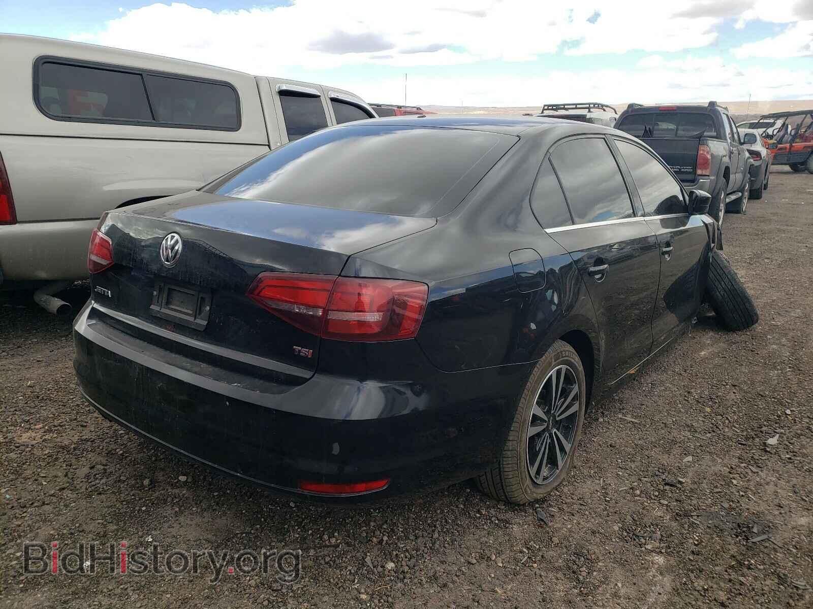 2017 VOLKSWAGEN JETTA - VIN: 3VW2B7AJ2HM270811 - Photo 4